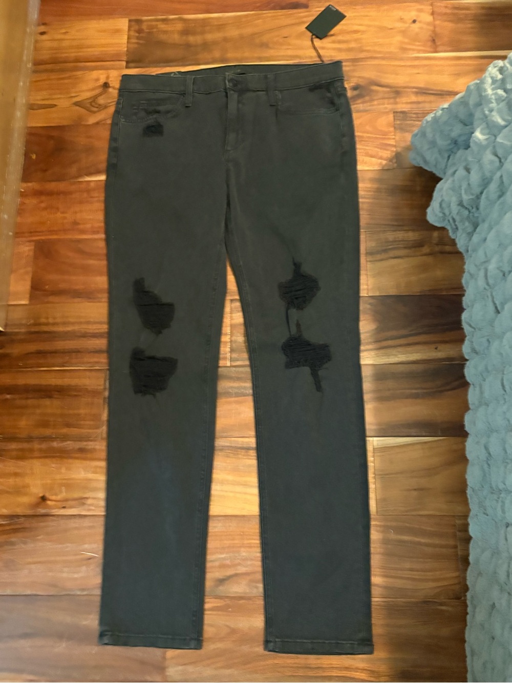 NWT Joe’s Jeans Boyfriend Slim Distressed Black Jeans Size 29 (1365)